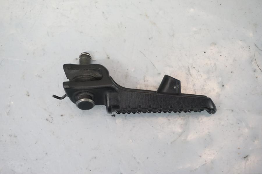 Baksidan på Fotpinne från en Honda CBR 1000 RR -2009 motorcykel.