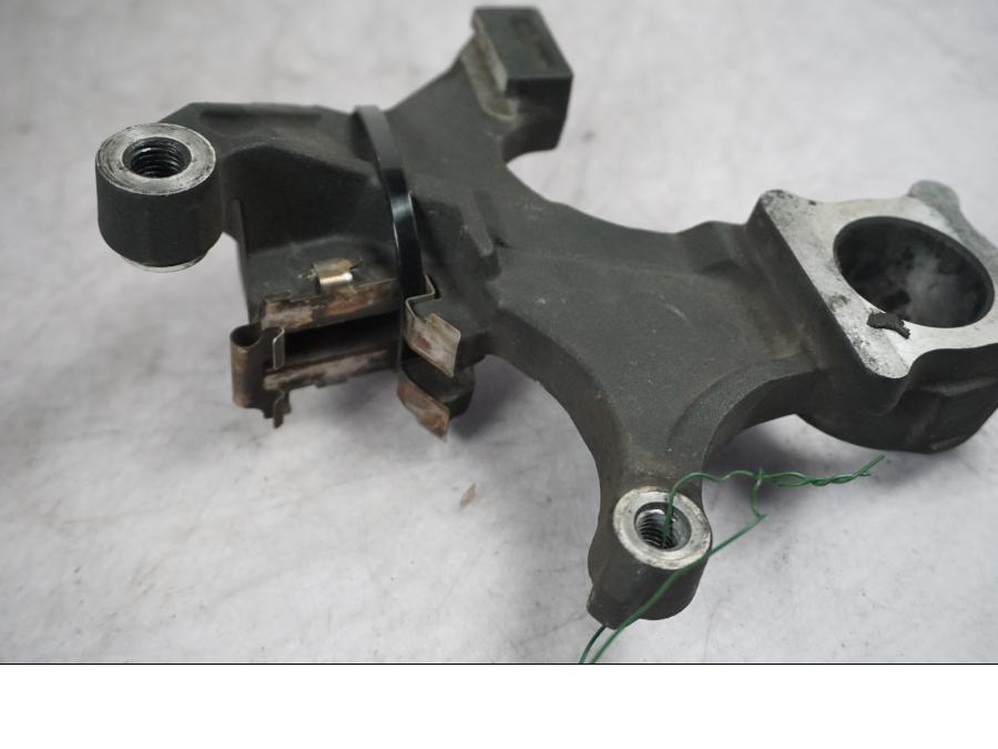 Vänster sida på Bromsoksfäste från en Suzuki GSX-R 1000 -2008 motorcykel.