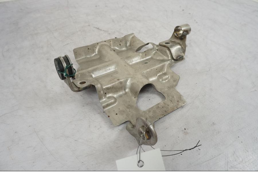 Baksidan på Avgasanslutning från en Triumph Bonneville T120 -2021 motorcykel.