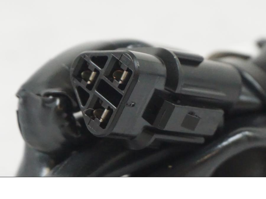 Vänster sida på Sidostödsbrytare från en KTM 1290 Super Duke R EVO -2023 motorcykel.