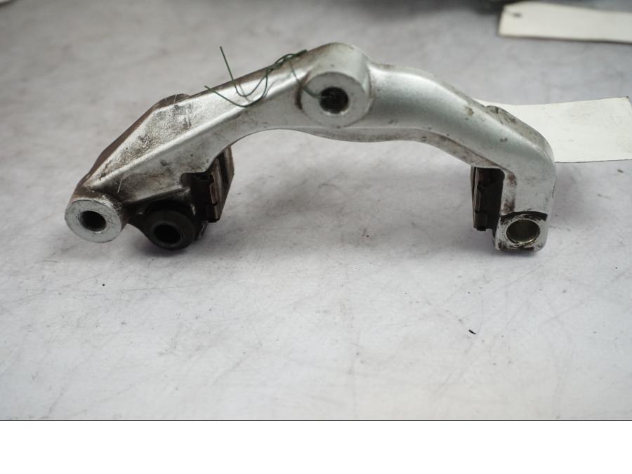 Vänster sida på Bromsoksfäste från en Yamaha XV 1100 -1998 motorcykel.