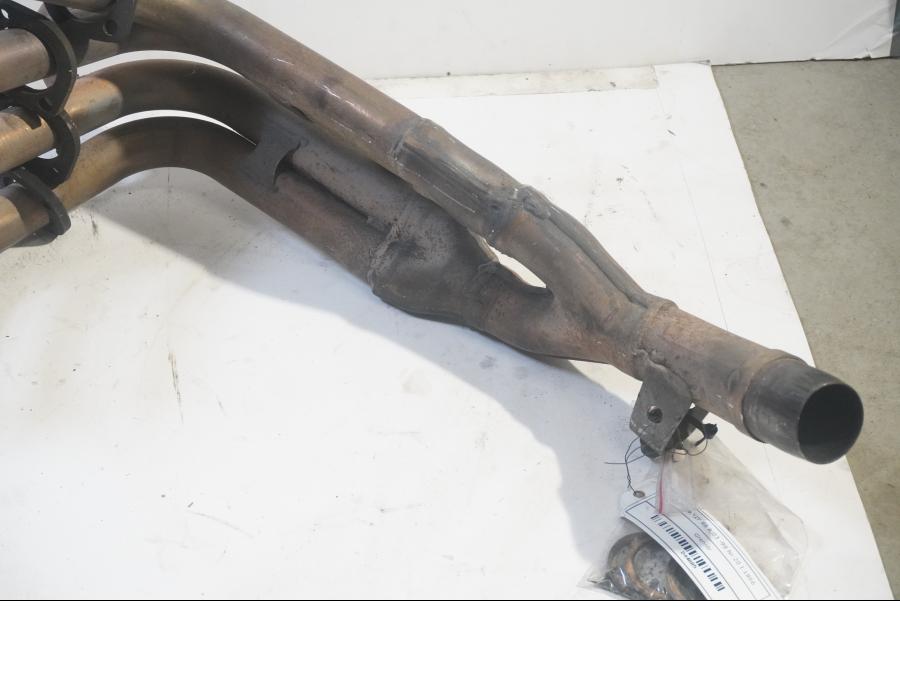 Höger sida på Grenrör från en Yamaha YZF R6 -1999 motorcykel.