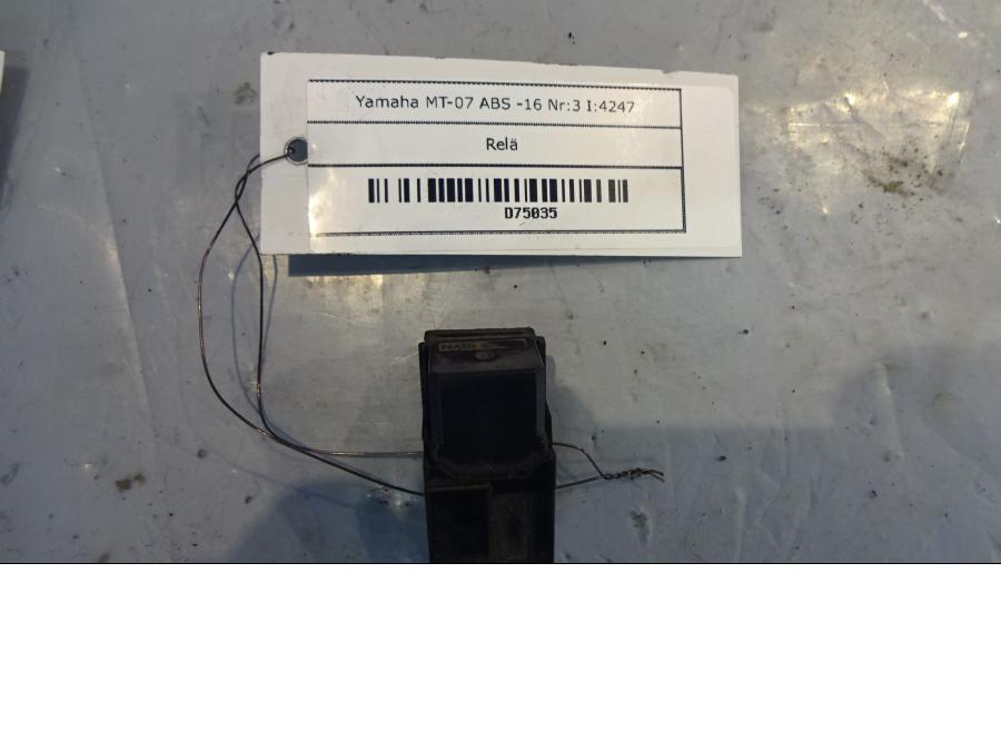 Framsidan på Relä från en Yamaha MT-07 -2016 motorcykel.