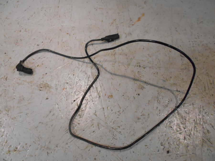 Baksidan på ABS givare från en BMW K 1300 R -2009 motorcykel.