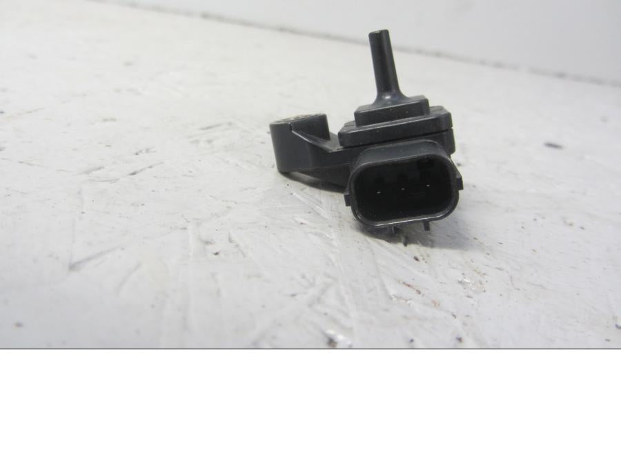 Baksidan på Mapsensor från en Honda CB 1000 R -2010 motorcykel.