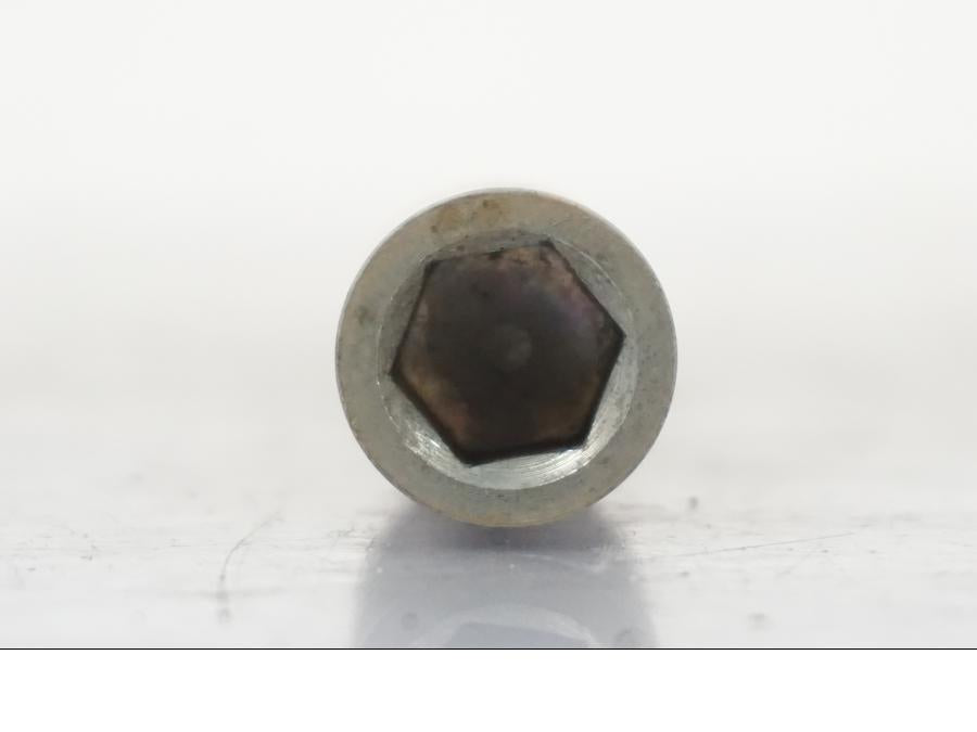 Höger sida på Axel från en Yamaha MT 125 -2017 motorcykel.