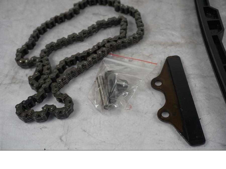 Snett uppifrÄn pÄ Kamkedja frÄn en Triumph Tiger Explorer -2016 motorcykel.