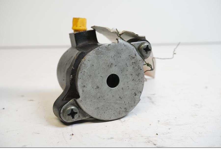 Baksidan på Kopplingslavcylinder från en Suzuki GSX 1400 -2003 motorcykel.