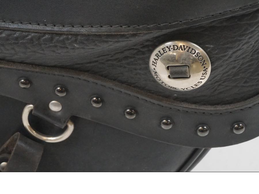 Höger sida på Väska från en Universal Universal -0 moped.