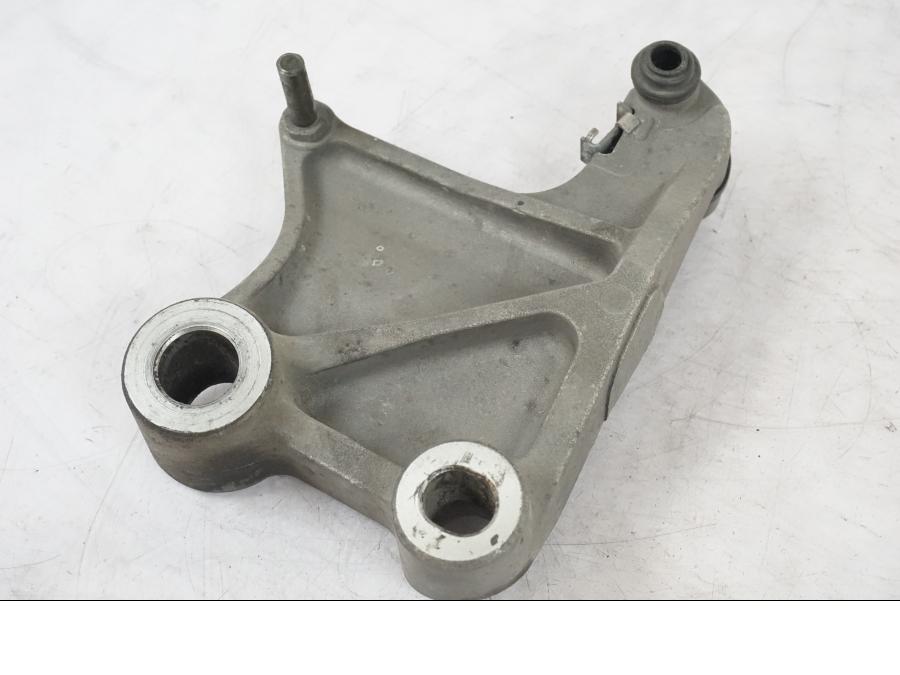 VÀnster sida pÄ BromsoksfÀste frÄn en Honda NT 650 V -2002 motorcykel.