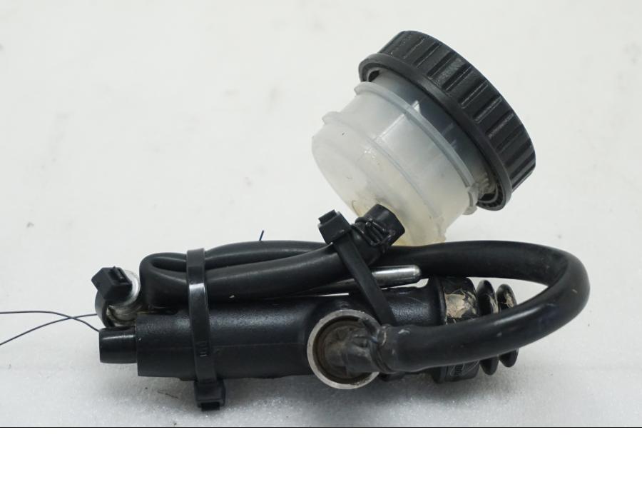 Framsidan på Bromshuvudcylinder från en Ducati Multistrada 1158 V4 -2021 motorcykel.