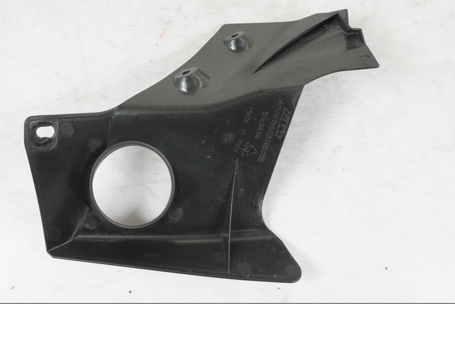 Höger sida på Ramplast från en KTM 690 Duke -2015 motorcykel.