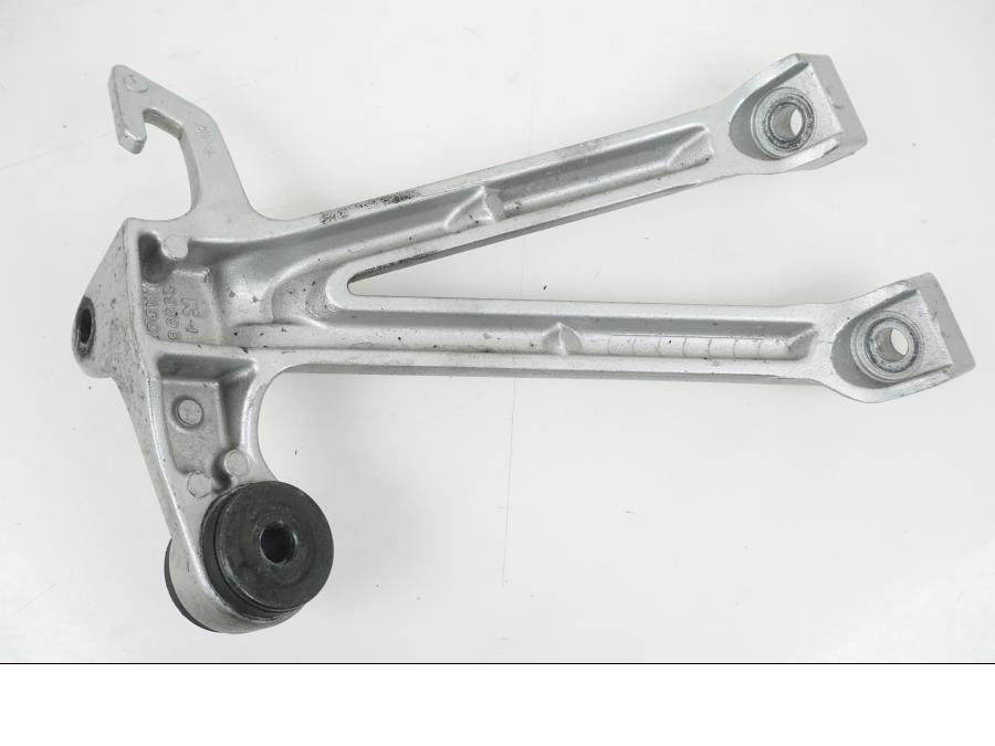 Extrabild1 på Fotpinnefäste från en Suzuki GSX-R 1000 -2007 motorcykel.