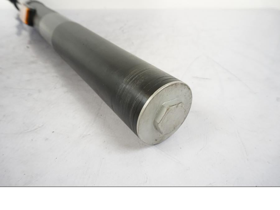 Snett nerifrån på Gaffelben från en KTM 125 Duke -2017 motorcykel.