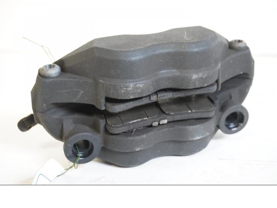 Höger sida på Bromsok från en Honda CBR 1000 RR -2004 motorcykel.