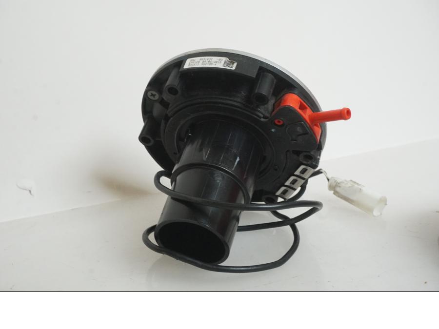 Snett nerifrån på Låssats från en BMW R 1250 GS -2019 motorcykel.