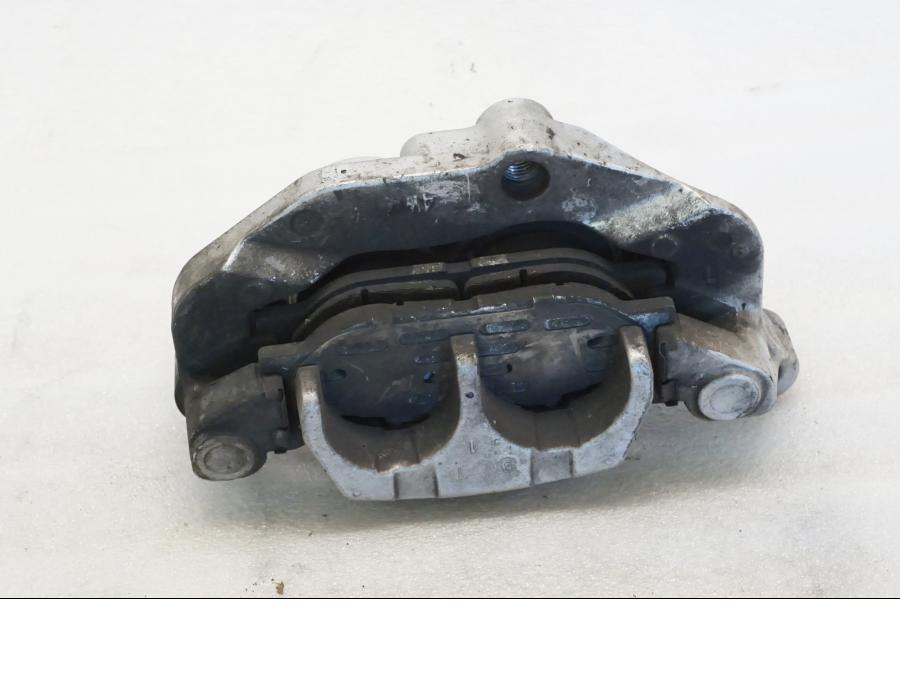 Baksidan på Bromsok från en Yamaha XVZ 13TD -1999 motorcykel.