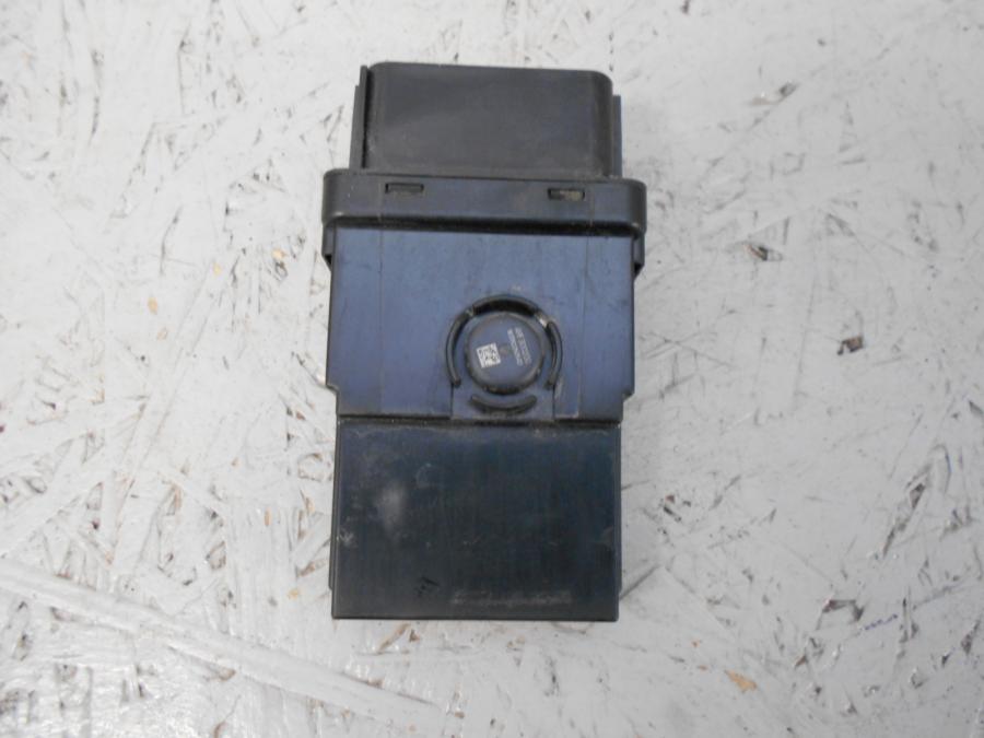 Baksidan på Styrbox från en BMW R 1200 GSA -2018 motorcykel.