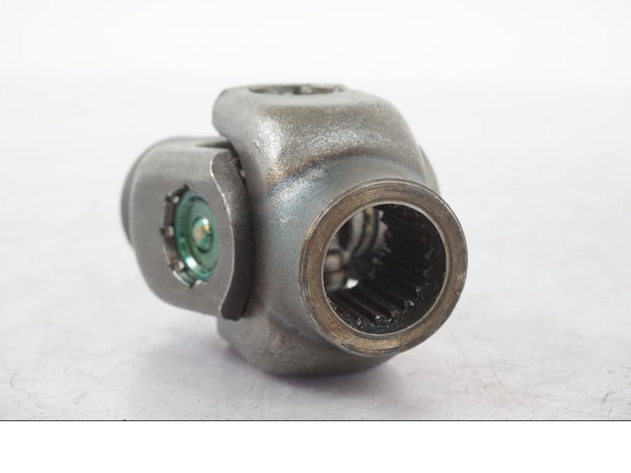 Höger sida på Kardanknut från en Honda NT 650 V -2002 motorcykel.