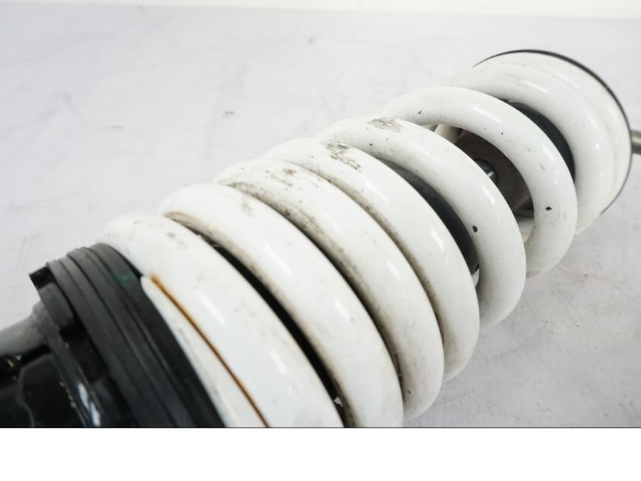 Extrabild2 på Stötdämpare från en KTM 125 Duke -2017 motorcykel.