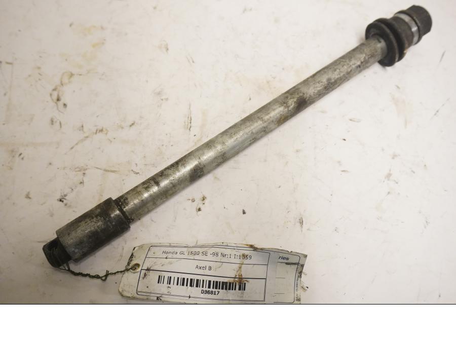 Framsidan på Axel från en Honda GL 1500 -1998 motorcykel.