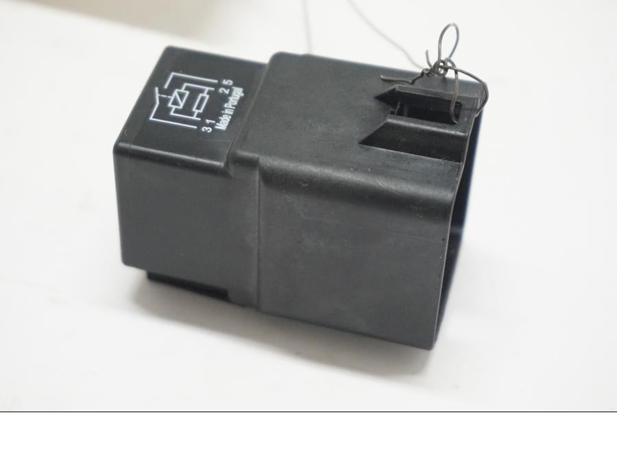 Baksidan på Relä från en BMW R 1250 GS -2019 motorcykel.