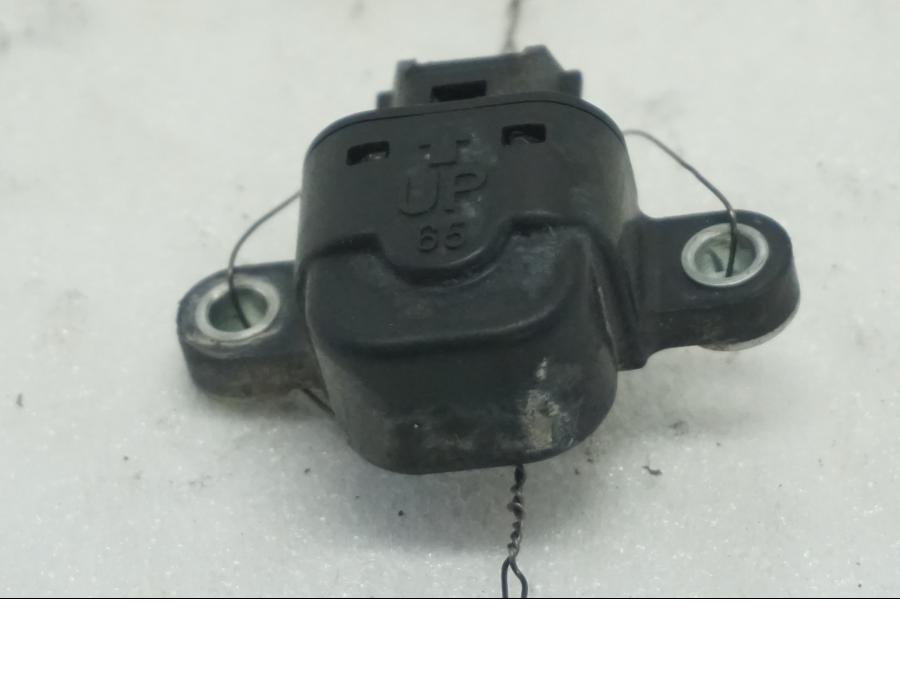 Framsidan på Tilt Sensor från en Kawasaki Versys 650 -2008 motorcykel.