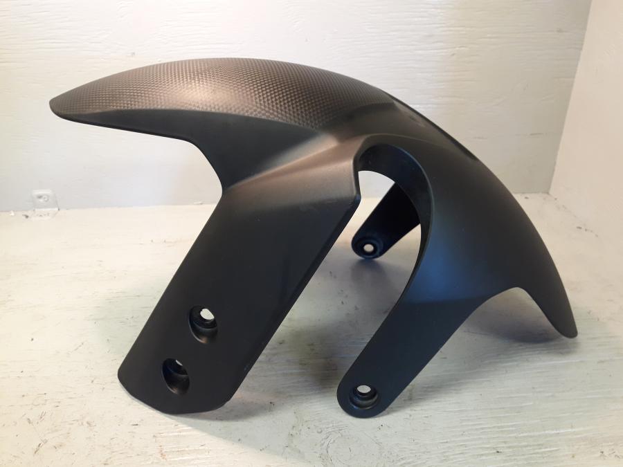 Framsidan på Framskärm från en Yamaha MT 125 -2017 motorcykel.