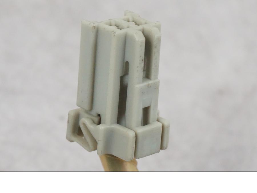 Snett nerifrån på Bensintankgivare från en Suzuki GSF 1250 -2010 motorcykel.