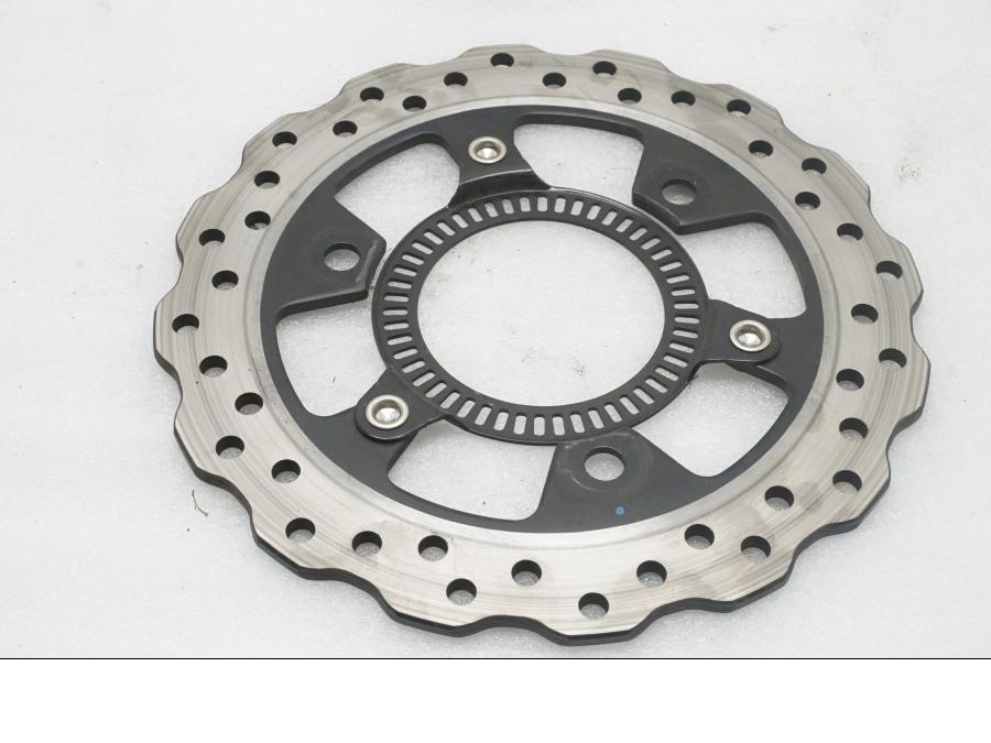 Baksidan på Bromsskiva från en Kawasaki Z 400 -2020 motorcykel.