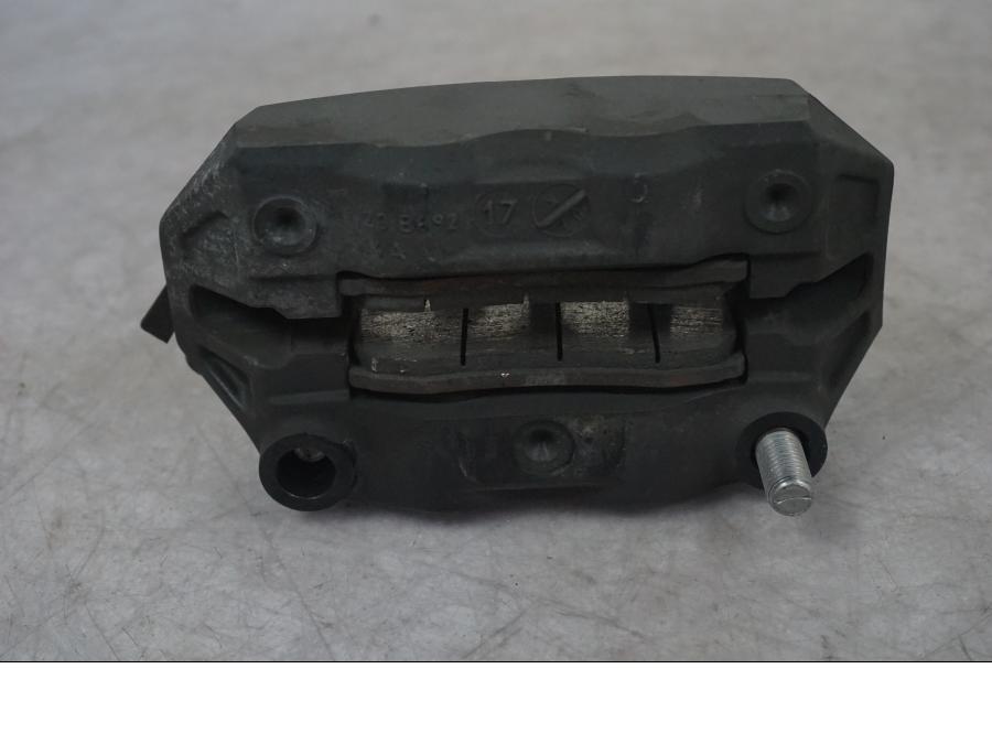 Snett uppifrån på Bromsok från en BMW F 800 R -2018 motorcykel.