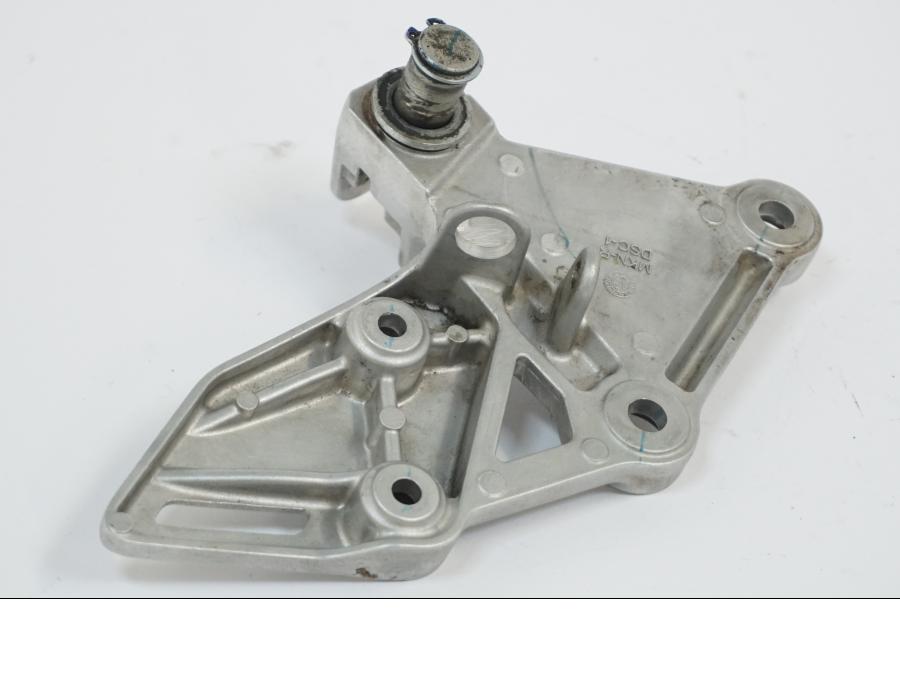 Extrabild1 på Fotpinnefäste från en Honda CB 650 R -2019 motorcykel.