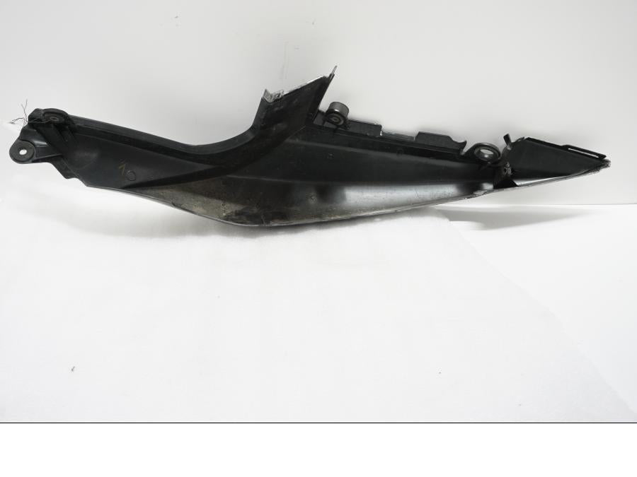 Höger sida på Bakvinge från en Suzuki SV 1000 -2007 motorcykel.