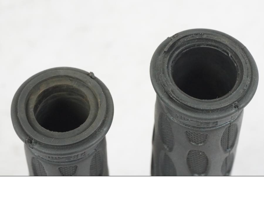 Vänster sida på Handtag från en Suzuki GSX-R 600 -2007 motorcykel.