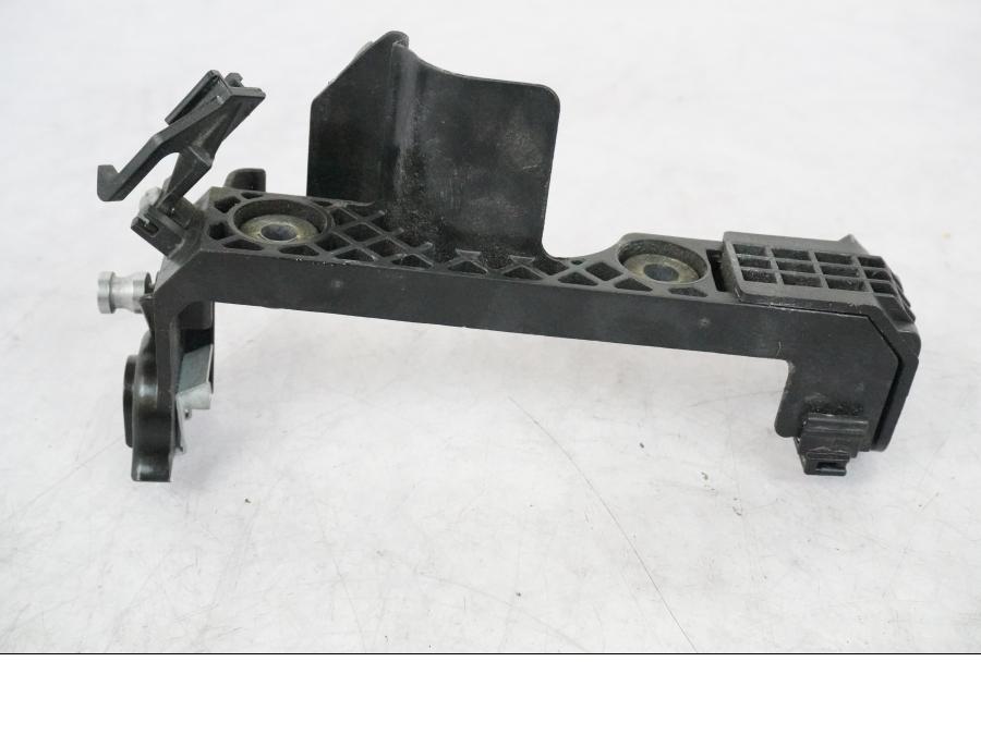 Vänster sida på Plast från en BMW R 1250 GSA -2021 motorcykel.