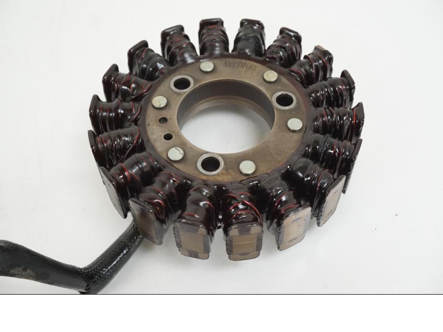 Extrabild2 på Generator från en Suzuki GS 1000 -1978 motorcykel.