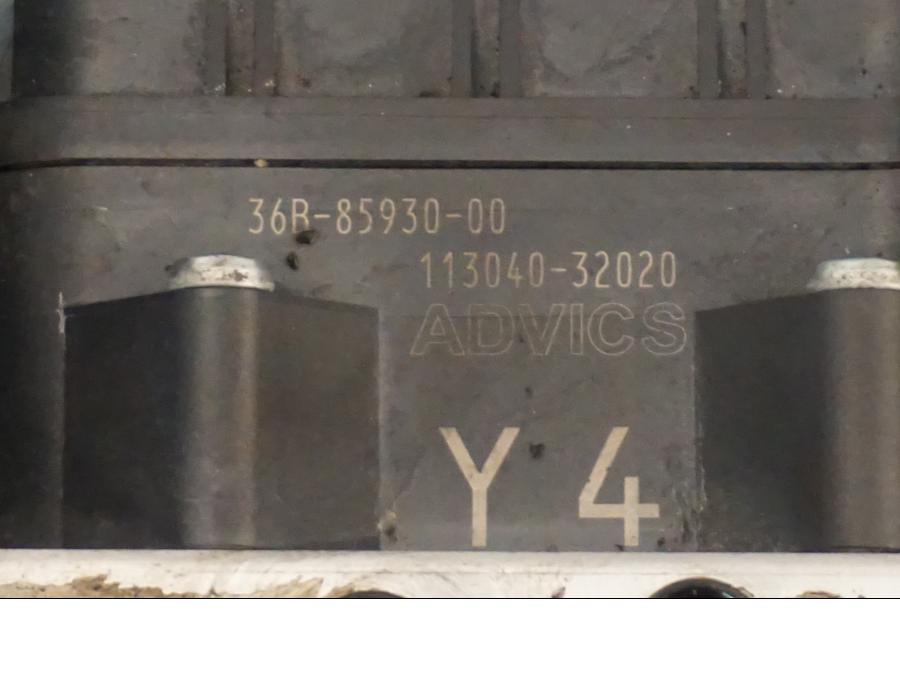 Höger sida på ABS Modulator från en Yamaha XJ 6 -2011 motorcykel.