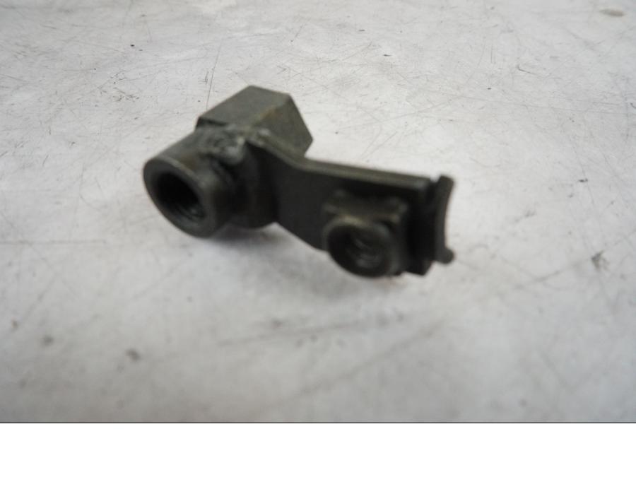 Baksidan på Bromsfördelare från en BMW R 850 R -2004 motorcykel.