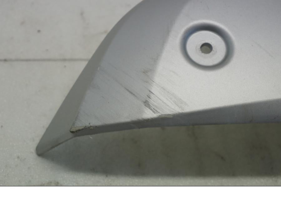 Höger sida på Sidkåpa från en Ducati Multistrada 1158 V4 -2021 motorcykel.