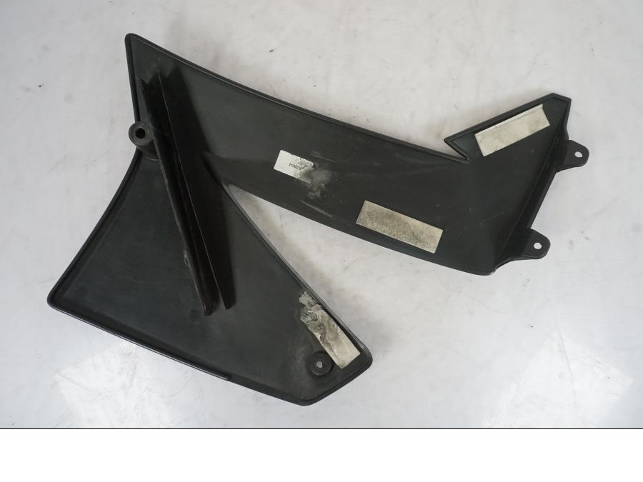 Extrabild1 på Kylarvinge från en KTM 640 SM -2005 motorcykel.