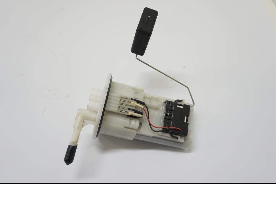 Framsidan på Bensinpump insprut från en Yamaha MT-07 -2014 motorcykel.