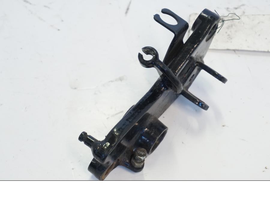 VÀnster sida pÄ FotpinnefÀste frÄn en Kawasaki VN 750 -1993 motorcykel.