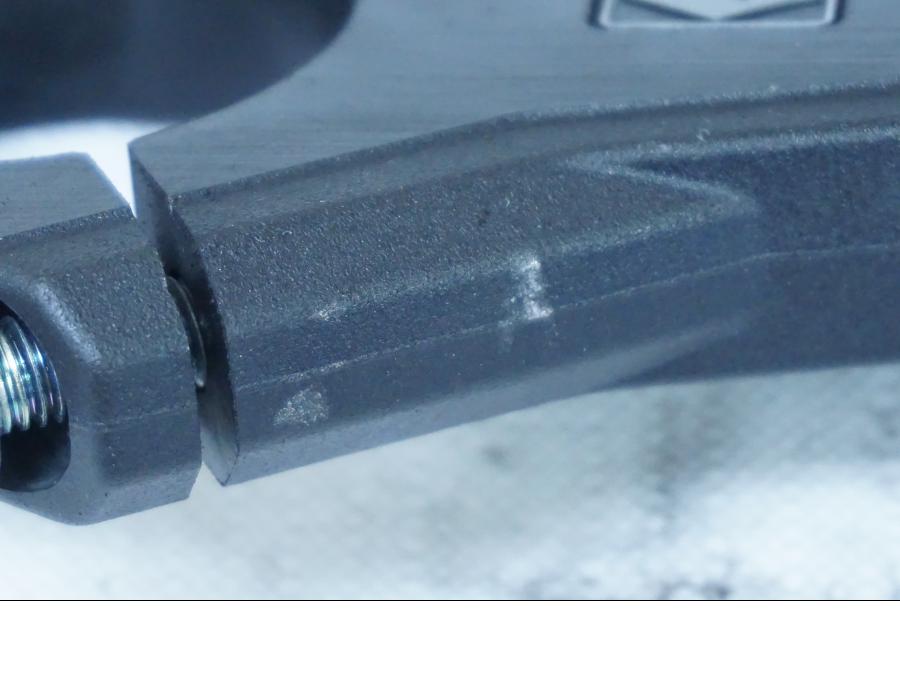 Snett uppifrån på Gaffelkrona från en Suzuki GSX-R 1000 -2008 motorcykel.