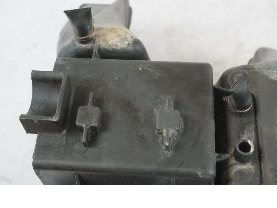 Extrabild5 på Luftburk från en Kawasaki KL 650A -1987 motorcykel.