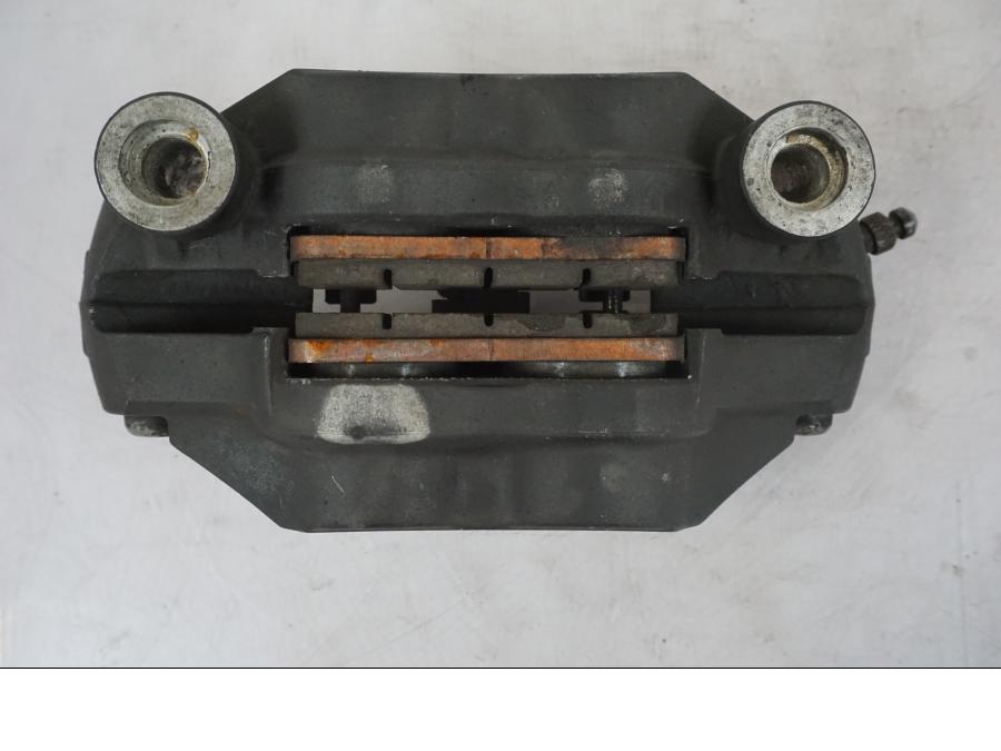 Snett uppifrån på Bromsok från en Suzuki GSX-R 1000 -2005 motorcykel.