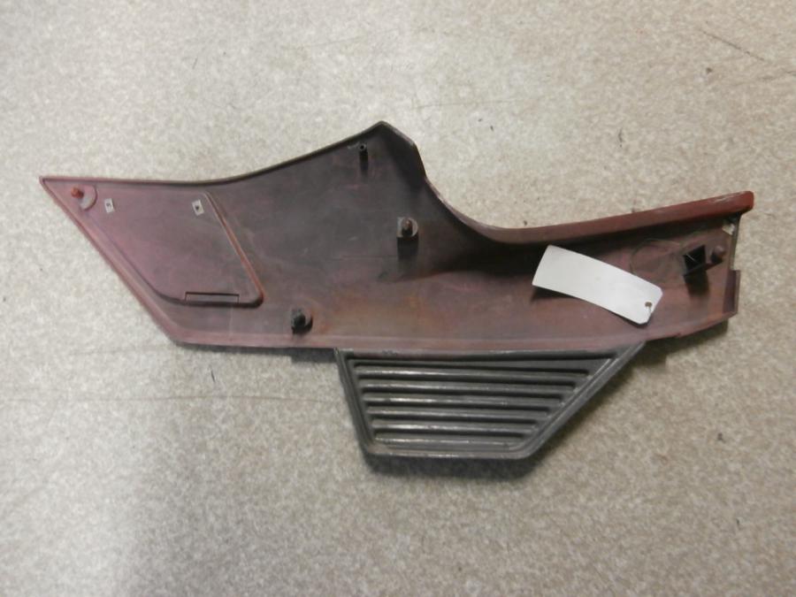 Baksidan på Sidopanel från en Suzuki GSX 1100 EF -1987 motorcykel.