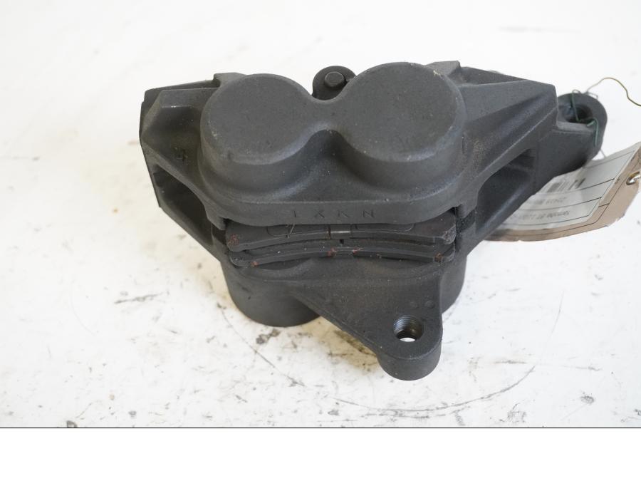 Höger sida pÄ Bromsok frÄn en Yamaha BT 1100 -2002 motorcykel.