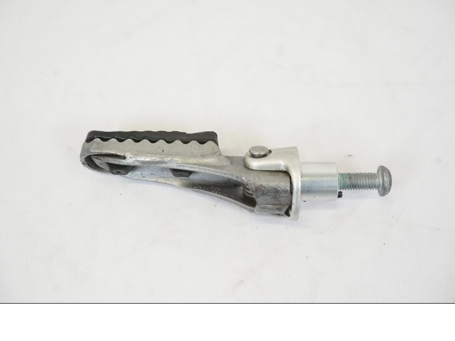 Vänster sida på Fotpinne från en BMW S 1000 XR -2019 motorcykel.