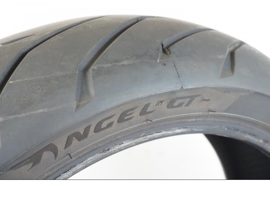 Extrabild3 på <p>Begagnad däck av märket Pirelli och modell Gran Turismo Angel GT.</p>
<p>Dimension 180/55 ZR 17 M/C (73W). </p>
<p>Mönsterdjup ca: (5,30mm i mitten) (4,35mm yttre däck) ca 80% kvar.</p>
<p>Tillv 1821.</p>
<p>Mindre märke finns se bild.</p> moped.