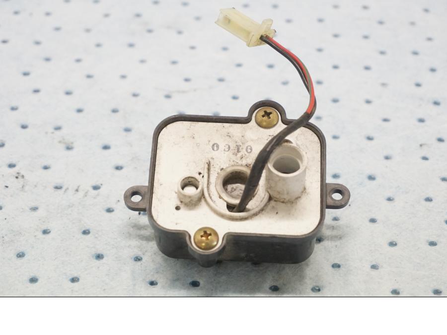 Baksidan på Klocka från en Triumph Tiger -2001 motorcykel.